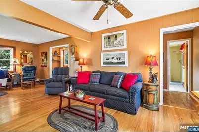 425 Beech Avenue, Paramus, NJ 07652 - Photo 10