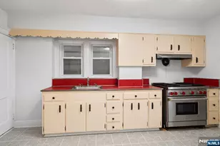 371 Park Ave, Fairview, NJ 07022 - Photo 6