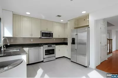 20 Lakeview Drive, Old Tappan, NJ 07675 - Photo 14