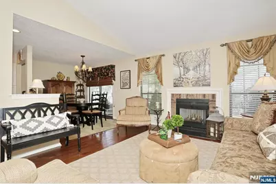 73 Konight Court, Mahwah, NJ 07430 - Photo 6