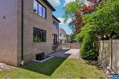 211 Warwick Avenue 1 #1, Fort Lee, NJ 07024 - Photo 30
