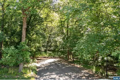 10 Deerfield Drive, Woodcliff Lake, NJ 07677 - Photo 6