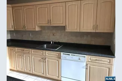 424 Lincoln Street 2nd Floor #2nd Floor, Palisades Park, NJ 07650 - Photo 2