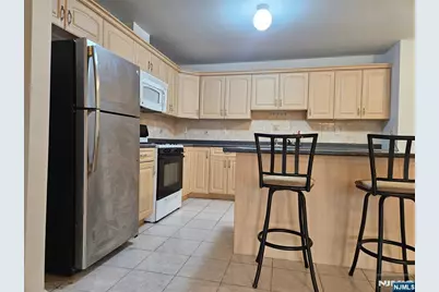 424 Lincoln Street 2nd Floor #2nd Floor, Palisades Park, NJ 07650 - Photo 2