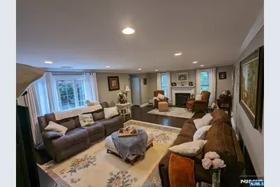 530 Shirley Avenue, Franklin Lakes, NJ 07417 - Photo 2