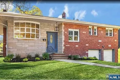 22 Greentree Terrace, Tenafly, NJ 07670 - Photo 2