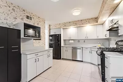 108 Saratoga Square, Wayne, NJ 07470 - Photo 16