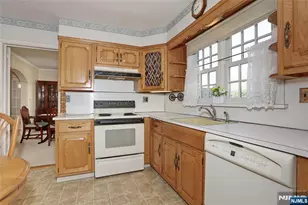 10 Glenwood Ave, Leonia, NJ 07605 - Photo 12