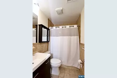 31 Willow Wood Square 31 #31, East Rutherford, NJ 07073 - Photo 12