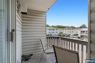 31 Willow Wood Square 31, East Rutherford, NJ 07073 - Photo 18
