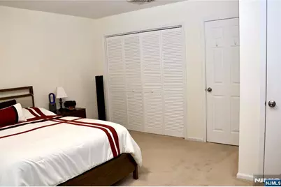 31 Willow Wood Square 31 #31, East Rutherford, NJ 07073 - Photo 10