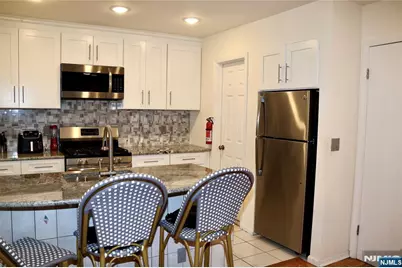 31 Willow Wood Square 31 #31, East Rutherford, NJ 07073 - Photo 4