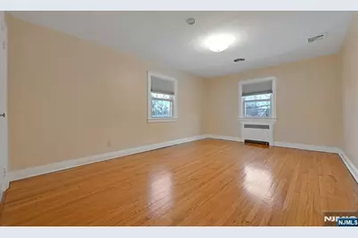 40 Clinton Avenue, Tenafly, NJ 07670 - Photo 16