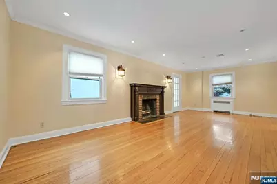 40 Clinton Avenue, Tenafly, NJ 07670 - Photo 12