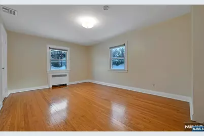 40 Clinton Avenue, Tenafly, NJ 07670 - Photo 22