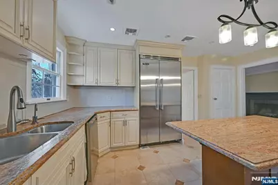 40 Clinton Avenue, Tenafly, NJ 07670 - Photo 8