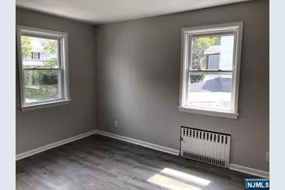 166 Carmita Avenue 2 #2, Rutherford, NJ 07070 - Photo 8
