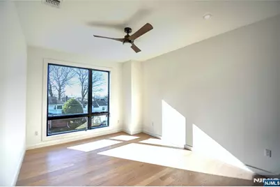 35 Henry Avenue 2nd Floor #2nd Floor, Palisades Park, NJ 07650 - Photo 8