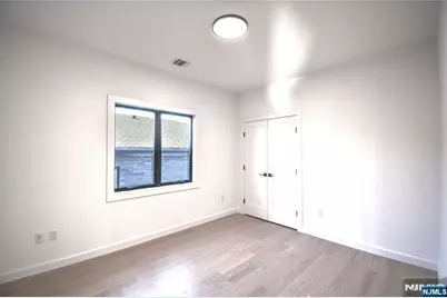 35 Henry Avenue 2nd Floor #2nd Floor, Palisades Park, NJ 07650 - Photo 10