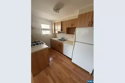 152 Ackerman Avenue 2 #2, Clifton, NJ 07011 - Photo 6