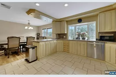 379 Leonard Drive, New Milford, NJ 07646 - Photo 14