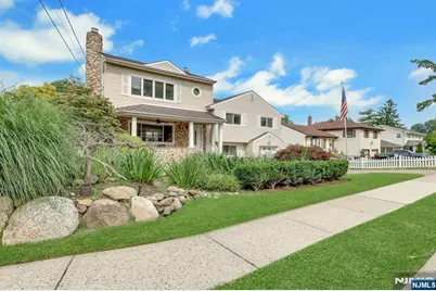 379 Leonard Drive, New Milford, NJ 07646 - Photo 4