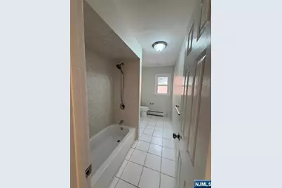 599 Boulevard 1 #1, Hasbrouck Heights, NJ 07604 - Photo 8