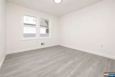 131 Lindsley Place, East Orange, NJ 07017 - Photo 16
