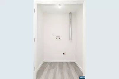 131 Lindsley Place, East Orange, NJ 07017 - Photo 32
