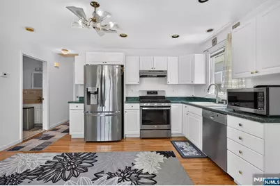 81 Home Place, Lodi, NJ 07644 - Photo 8
