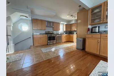 508 3rd Avenue 2 #2, Lyndhurst Township, NJ 07071 - Photo 2