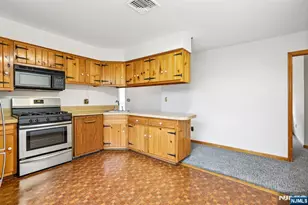 488 Cedar Ln, Paramus, NJ 07652 - Photo 18