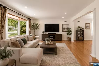 111 Ramille Court, Paramus, NJ 07652 - Photo 2