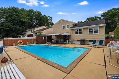 20 Moos Lane, Bergenfield, NJ 07621 - Photo 26