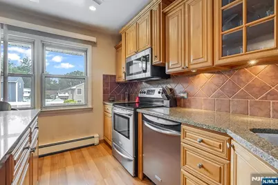 20 Moos Lane, Bergenfield, NJ 07621 - Photo 12