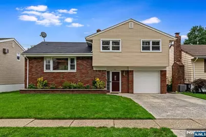 20 Moos Lane, Bergenfield, NJ 07621 - Photo 1