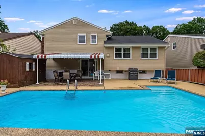 20 Moos Lane, Bergenfield, NJ 07621 - Photo 28