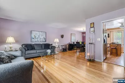 20 Moos Lane, Bergenfield, NJ 07621 - Photo 4