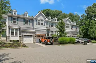 28 Masterson Ct, Waldwick, NJ 07463 - Photo 1