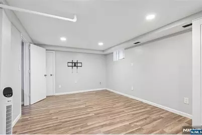 263 Morningside Avenue, Cliffside Park, NJ 07010 - Photo 20
