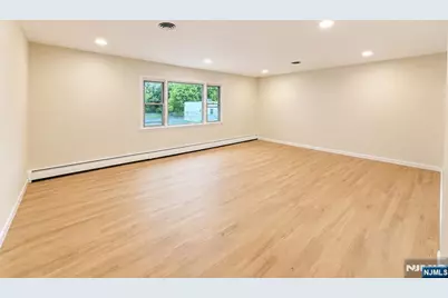 28 Carr Street 2 #2, Pompton Lakes, NJ 07442 - Photo 4