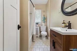 160 Packard Ave, Wyckoff Township, NJ 07481 - Photo 12