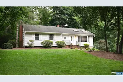 756 Sunset Terrace, Franklin Lakes, NJ 07417 - Photo 2