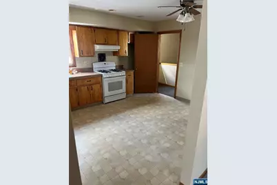 334 Copeland Avenue, Lyndhurst Township, NJ 07071 - Photo 2