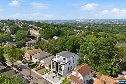 1015 Kingsland Lane, Fort Lee, NJ 07024 - Photo 4