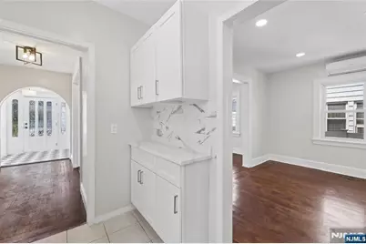 275 Farrant Terrace, Teaneck Township, NJ 07666 - Photo 10