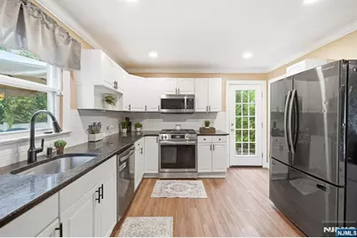 93 Yawpo Avenue, Oakland, NJ 07436 - Photo 14