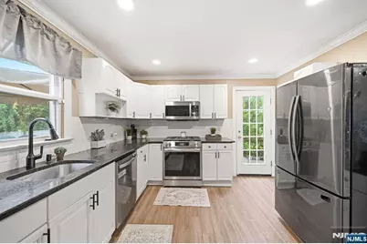 93 Yawpo Avenue, Oakland, NJ 07436 - Photo 12