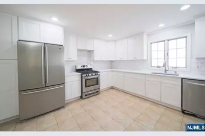 830 Elizabeth Street 2 #2, Ridgefield, NJ 07657 - Photo 8