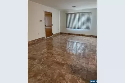 846 Riverside Avenue 106 #106, Lyndhurst Township, NJ 07071 - Photo 2
